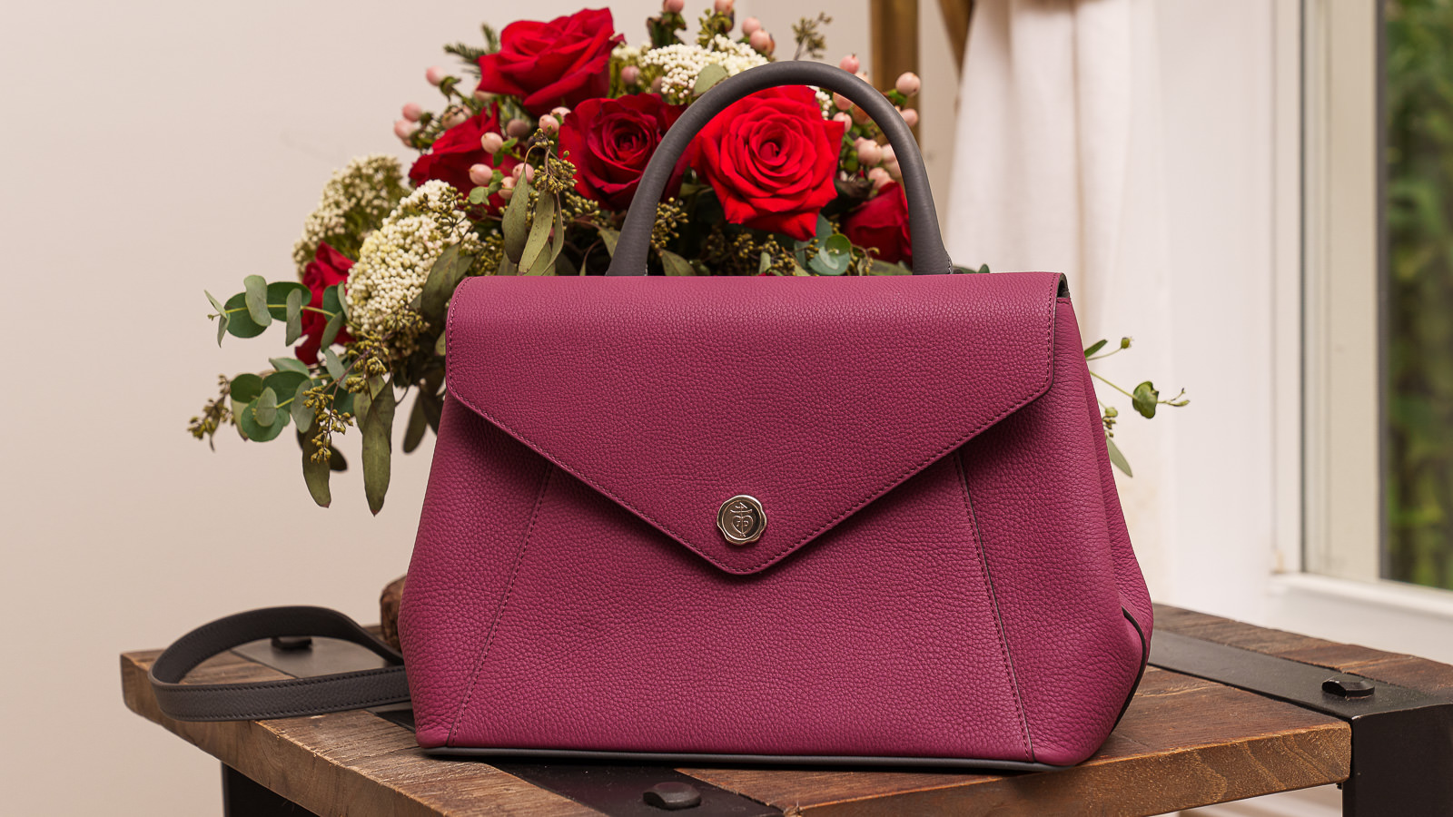 Introducing the Joseph Duclos Fontélie Bag: A Blend of Casual Elegance